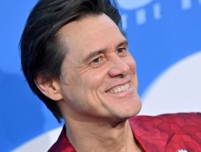 金·凯瑞(Jim carey)复出的首部预告片让金·凯瑞的粉丝们“不寒而栗”